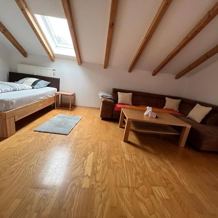 D&R Appartement Bei Rosenheim Esterno foto
